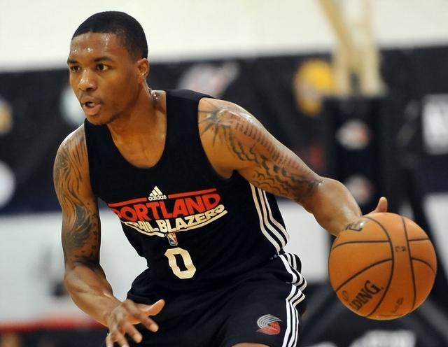 内线手递手 内线手递手